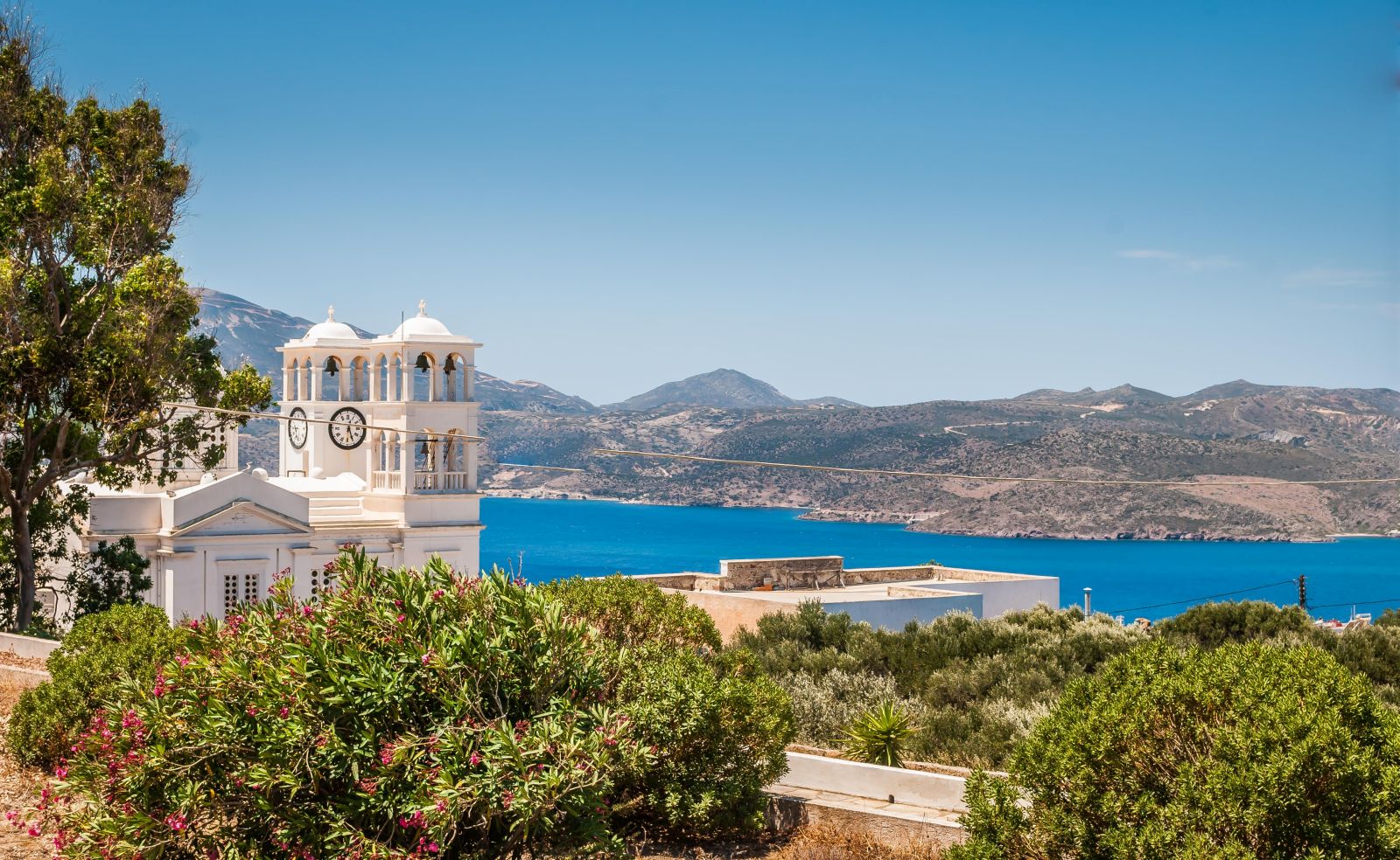 EIRIANA LUXURY SUITES