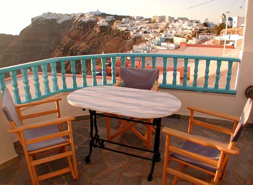 VALLAS APARTMENTS