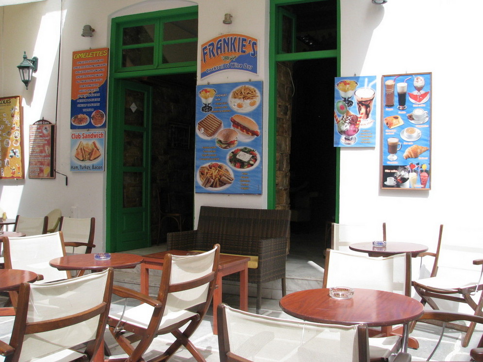 FRANKIE'S BAR