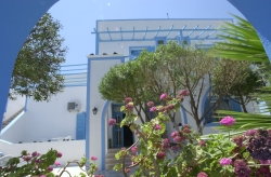 PENSION LIVADAROS – Accommodation, Santorini | e-kyklades.gr