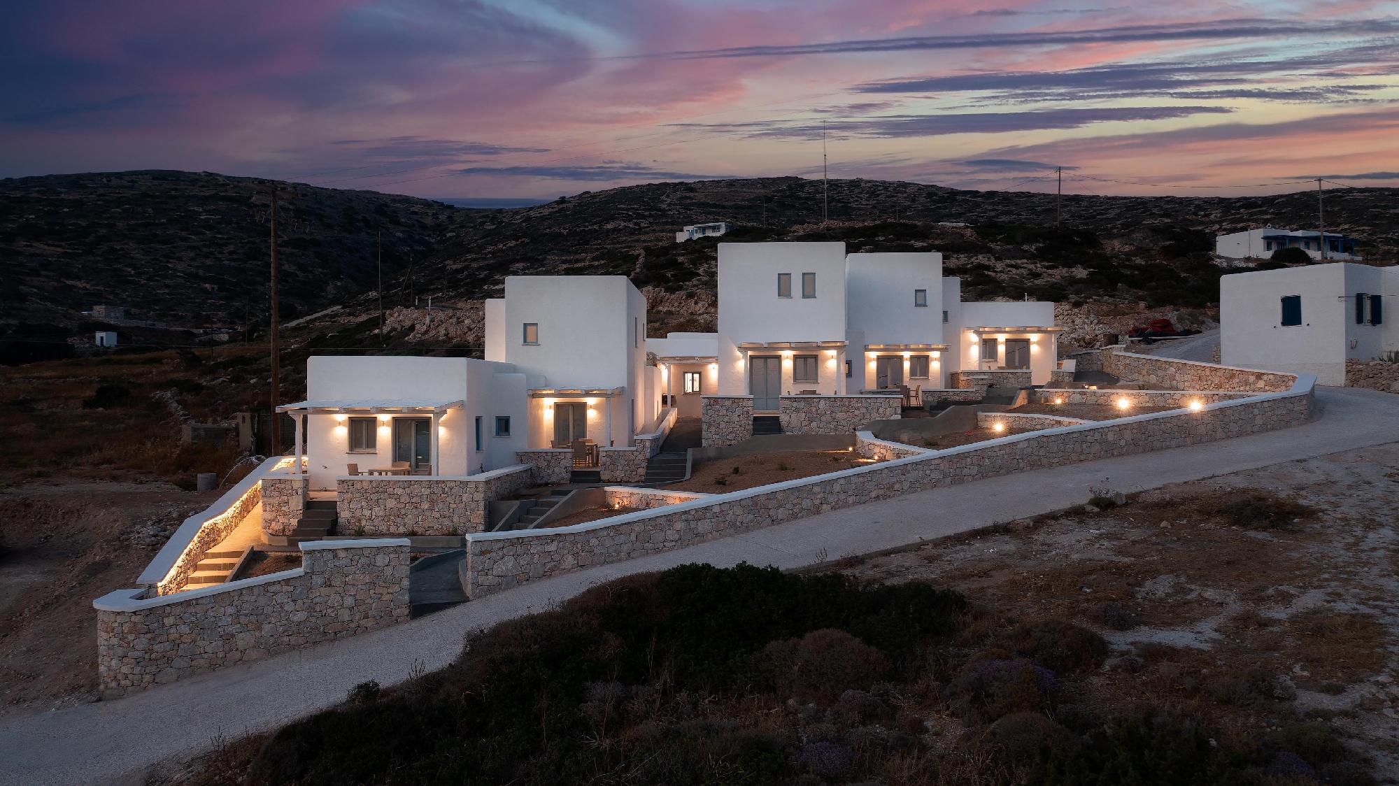 CAMVILLIA SUITES